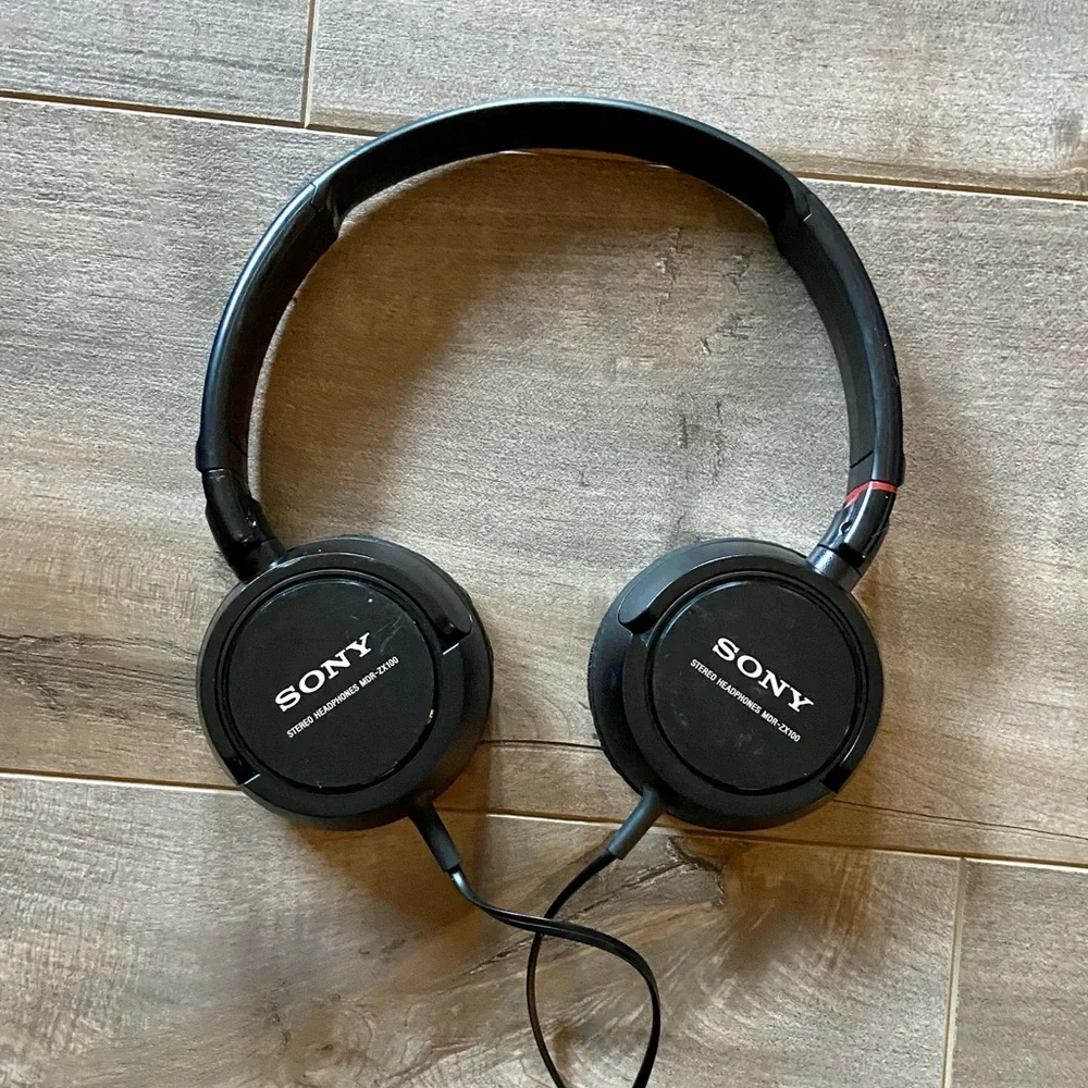Sony MDRZX100 Headphones (Black)